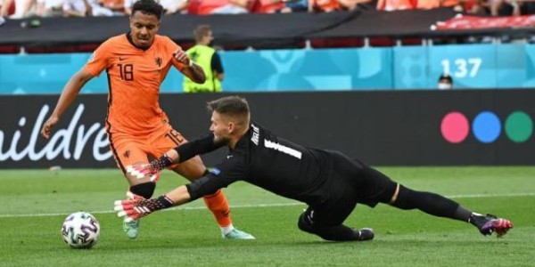 澳门真人百家乐登录入口-欧洲杯再负捷克 没学乖的荷兰出局可不只因为红牌